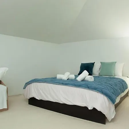 Modern Close To Milos Ton Xotikon * Τρίκαλα