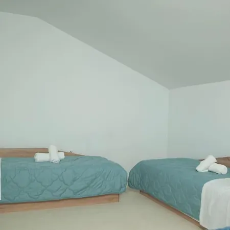 Modern Close To Milos Ton Xotikon * Τρίκαλα