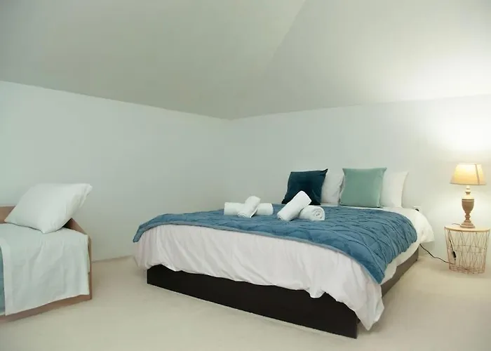 Modern Close To Milos Ton Xotikon * Tríkala