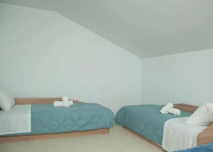 Modern Close To Milos Ton Xotikon * 特里卡拉